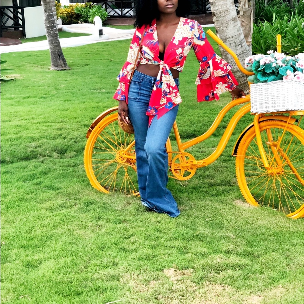 Beach Crop Top Flared Sleeve